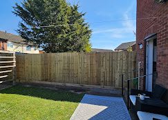 New closeboard garden fence installed by a carpenter in Cullompton